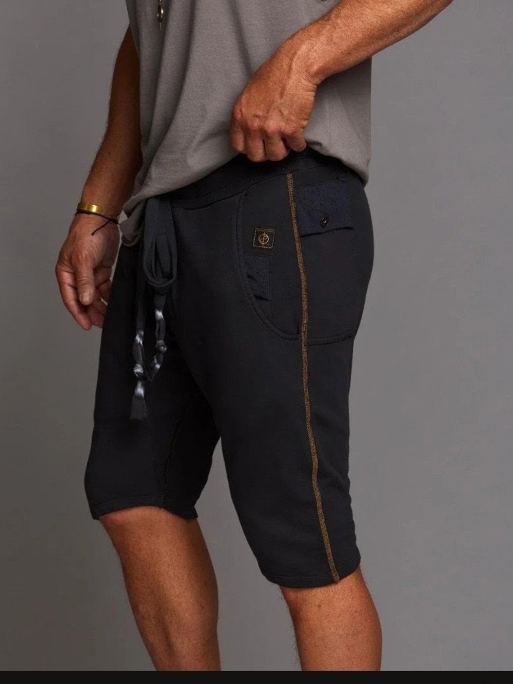 One Golden Thread Men's Milanos Mid Shorts Black Size L/XL